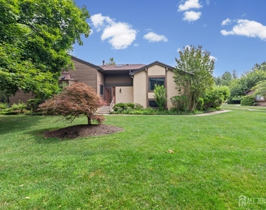 130 Sayre Drive - Photo Thumbnail 4