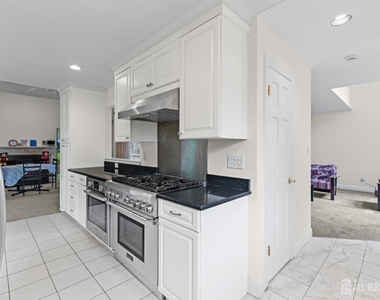 130 Sayre Drive - Photo Thumbnail 15
