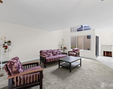 130 Sayre Drive - Photo Thumbnail 8