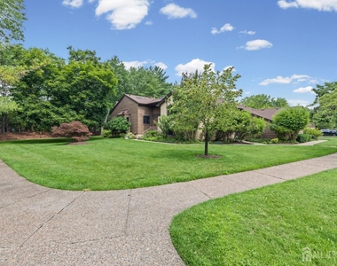 130 Sayre Drive - Photo Thumbnail 3