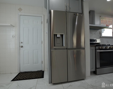 259 Main Street - Photo Thumbnail 24