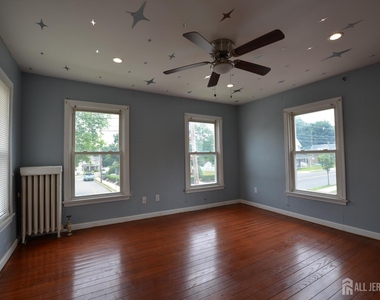 259 Main Street - Photo Thumbnail 16