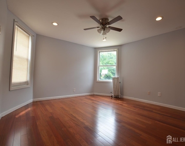 259 Main Street - Photo Thumbnail 6