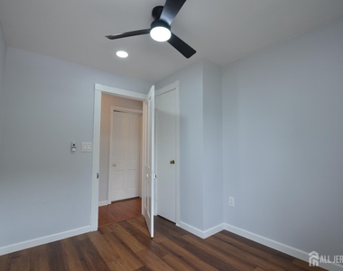 259 Main Street - Photo Thumbnail 23