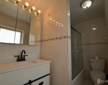 259 Main Street - Photo Thumbnail 19