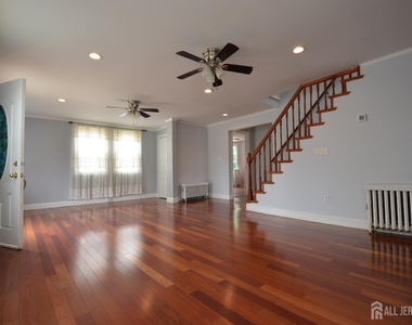 259 Main Street - Photo Thumbnail 4