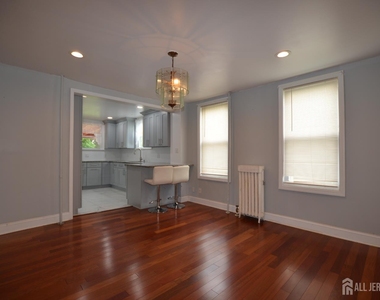 259 Main Street - Photo Thumbnail 11