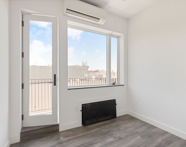 4623 5th Avenue - Photo Thumbnail 3