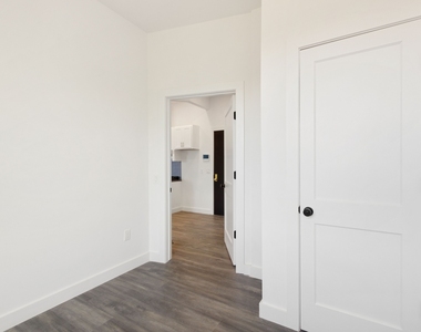 4623 5th Avenue - Photo Thumbnail 5