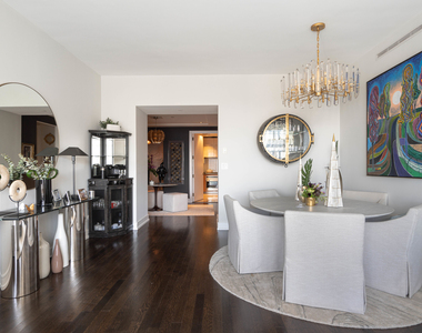 151 E 58th Street - Photo Thumbnail 2