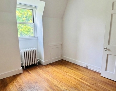 122 E 83rd Street - Photo Thumbnail 6