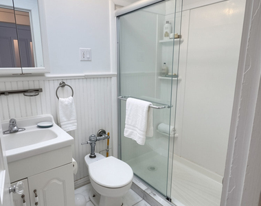 122 E 83rd Street - Photo Thumbnail 5