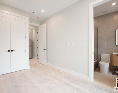 92 Manhattan Avenue - Photo Thumbnail 1
