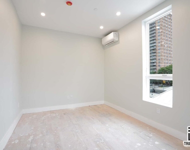 92 Manhattan Avenue - Photo Thumbnail 5
