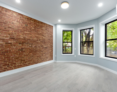 1301 Park Place - Photo Thumbnail 3