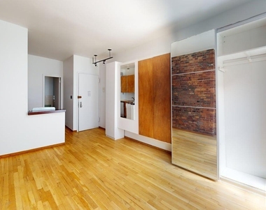 123 W 3rd Street - Photo Thumbnail 5