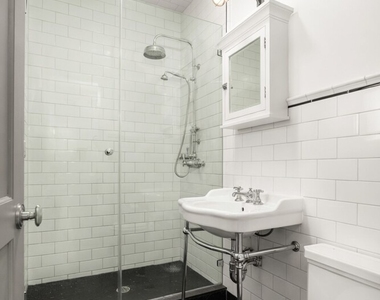44 Remsen Street - Photo Thumbnail 9