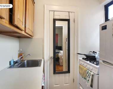 49 Willow Street - Photo Thumbnail 2