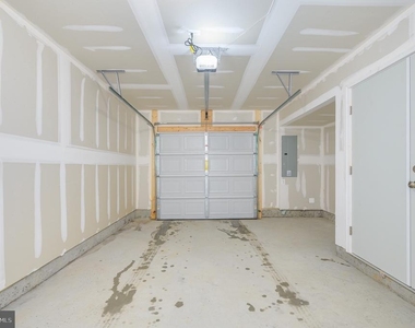 82 Coolidge Avenue - Photo Thumbnail 28
