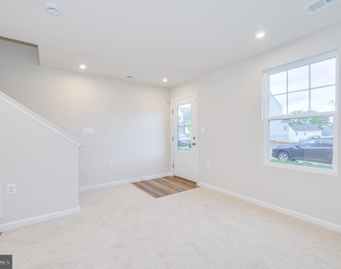 82 Coolidge Avenue - Photo Thumbnail 5