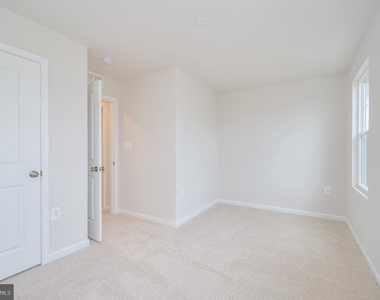 82 Coolidge Avenue - Photo Thumbnail 24