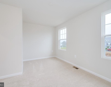 82 Coolidge Avenue - Photo Thumbnail 23