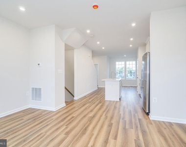 82 Coolidge Avenue - Photo Thumbnail 8
