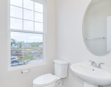 82 Coolidge Avenue - Photo Thumbnail 15