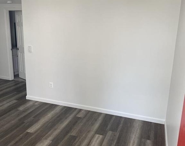 120 W 4th Avenue - Photo Thumbnail 2