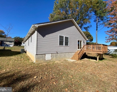 77 Lakeview Drive - Photo Thumbnail 10