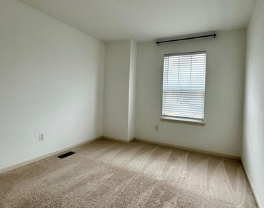 107 Foundry Lane - Photo Thumbnail 11