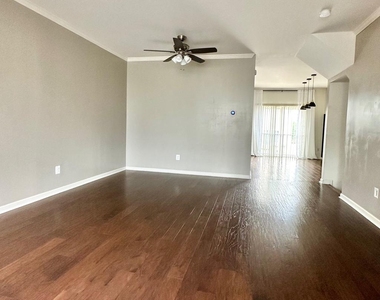 107 Foundry Lane - Photo Thumbnail 4