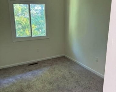 18 Wayside Court - Photo Thumbnail 2