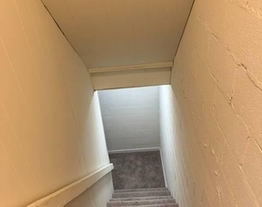 18 Wayside Court - Photo Thumbnail 4