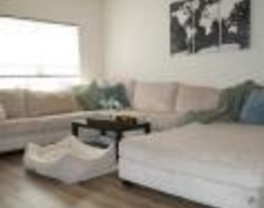 2517 Drake Lane - Photo Thumbnail 2