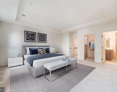 2513 Eastbourne Drive - Photo Thumbnail 14
