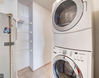 2513 Eastbourne Drive - Photo Thumbnail 10