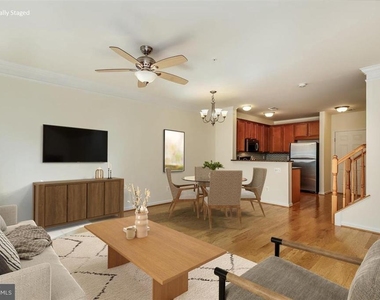 15221 Leicestershire Street - Photo Thumbnail 18