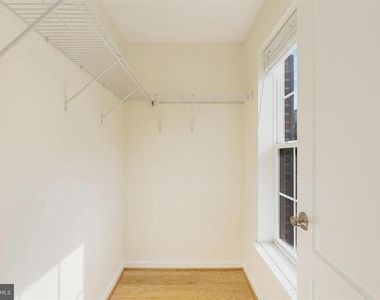 15221 Leicestershire Street - Photo Thumbnail 4