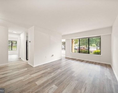 8463 Crozier Court - Photo Thumbnail 1