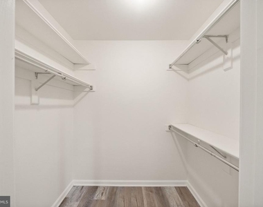 8463 Crozier Court - Photo Thumbnail 22