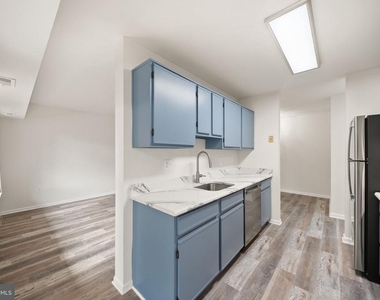 8463 Crozier Court - Photo Thumbnail 10