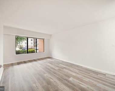 8463 Crozier Court - Photo Thumbnail 3