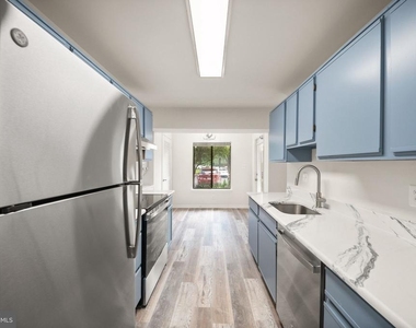8463 Crozier Court - Photo Thumbnail 11