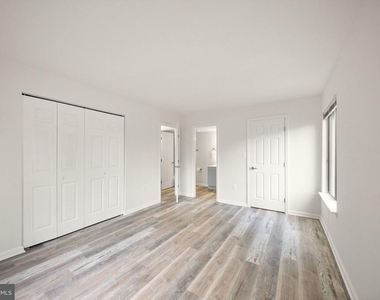 8463 Crozier Court - Photo Thumbnail 16