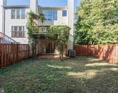 353 Barnfield Square Ne - Photo Thumbnail 21