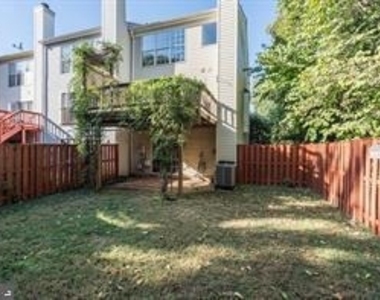 353 Barnfield Square Ne - Photo Thumbnail 23