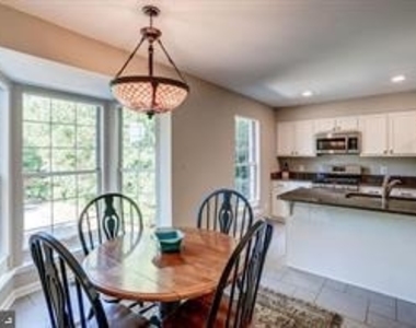 353 Barnfield Square Ne - Photo Thumbnail 12