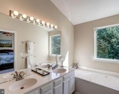353 Barnfield Square Ne - Photo Thumbnail 18