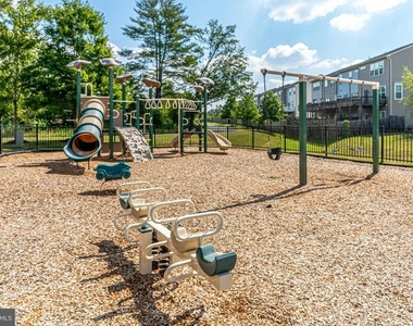 43472 Hopestone Terrace - Photo Thumbnail 42